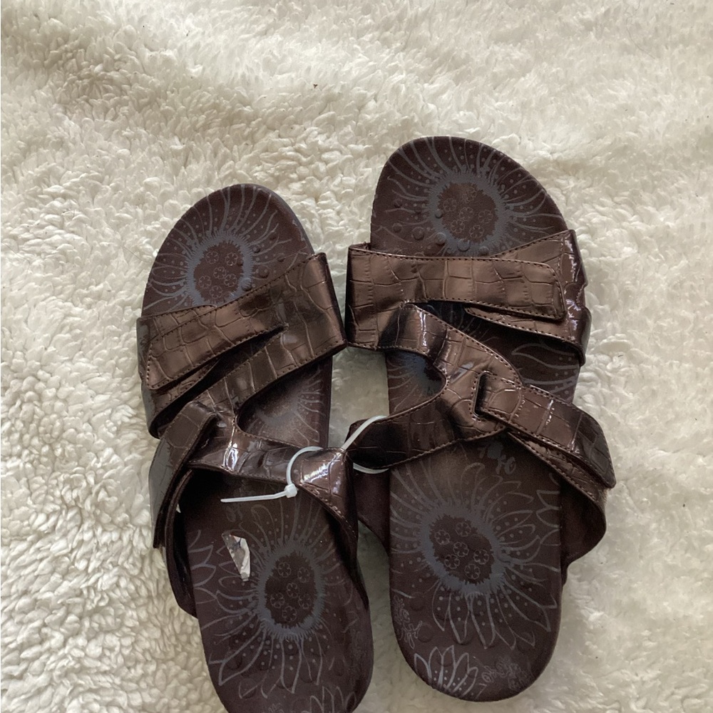 Vionic Brown Croc-Texture Adjustable Strap Sandals
